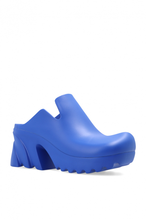 関税送料無料【BOTTEGA VENETA】Flash slippers Bottega Veneta Flash Buckle Mule Sandals in Kiwi | FWRD
